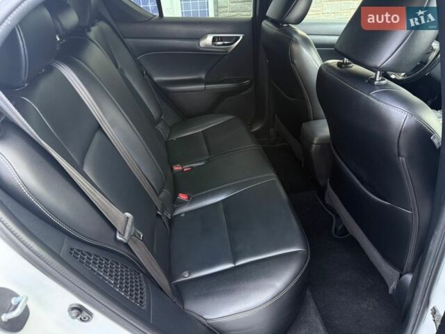 Белый Лексус СТ, объемом двигателя 1.8 л и пробегом 180 тыс. км за 14900 $, фото 37 на Automoto.ua