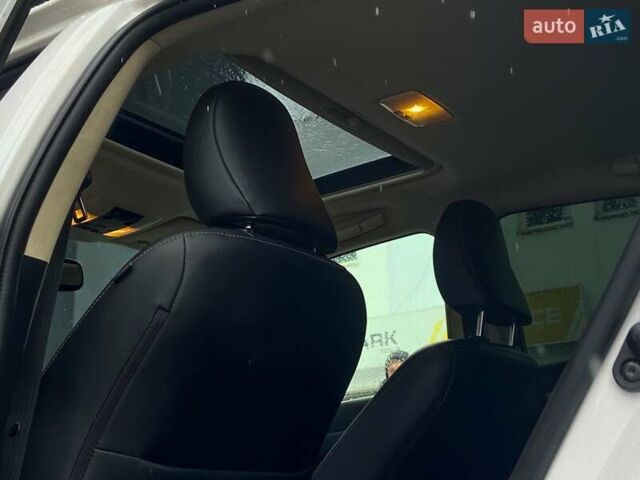 Белый Лексус СТ, объемом двигателя 1.8 л и пробегом 189 тыс. км за 14800 $, фото 13 на Automoto.ua