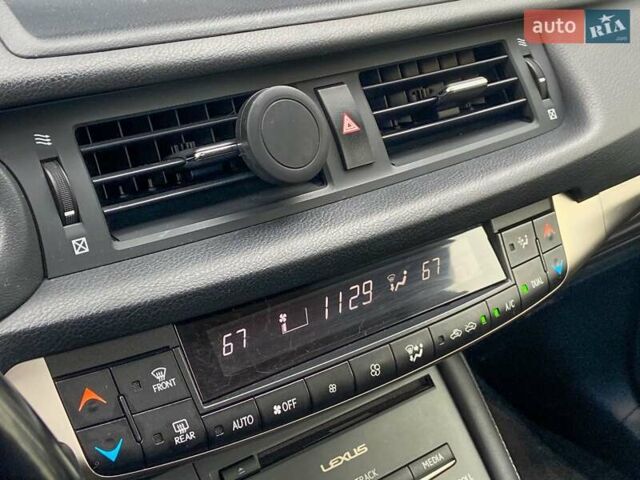 Белый Лексус СТ, объемом двигателя 1.8 л и пробегом 189 тыс. км за 14800 $, фото 19 на Automoto.ua