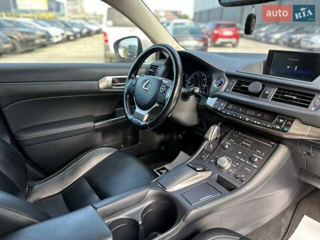 Белый Лексус СТ, объемом двигателя 1.8 л и пробегом 187 тыс. км за 15690 $, фото 29 на Automoto.ua