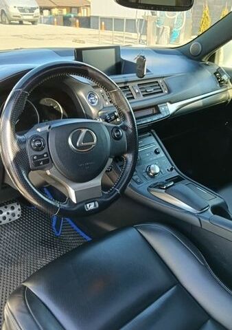 Білий Лексус СТ, об'ємом двигуна 1.8 л та пробігом 122 тис. км за 15700 $, фото 8 на Automoto.ua