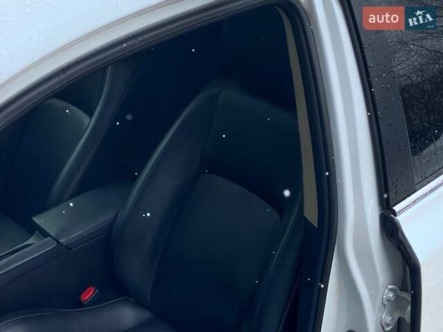 Белый Лексус СТ, объемом двигателя 1.8 л и пробегом 189 тыс. км за 14800 $, фото 11 на Automoto.ua