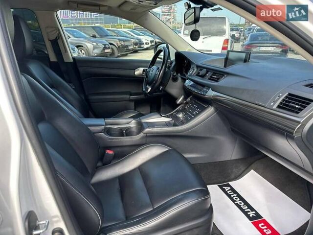 Белый Лексус СТ, объемом двигателя 1.8 л и пробегом 187 тыс. км за 15690 $, фото 28 на Automoto.ua