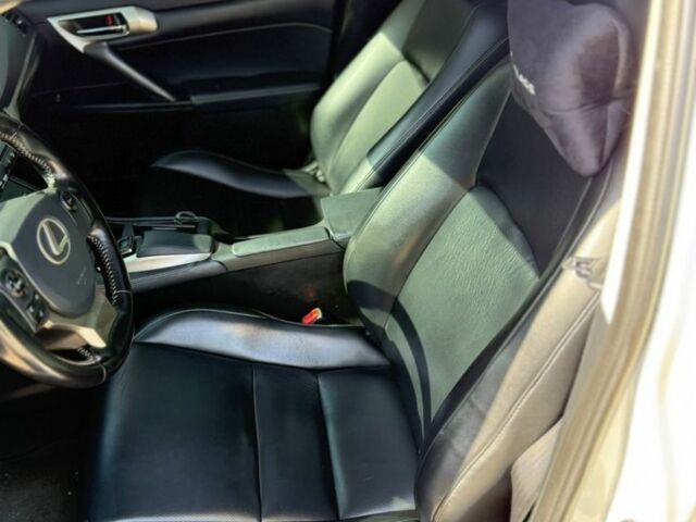 Білий Лексус СТ, об'ємом двигуна 1.8 л та пробігом 150 тис. км за 14700 $, фото 12 на Automoto.ua