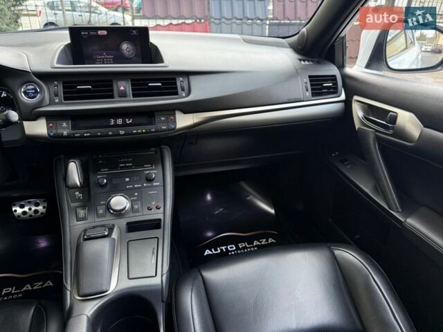 Белый Лексус СТ, объемом двигателя 1.8 л и пробегом 180 тыс. км за 14900 $, фото 41 на Automoto.ua