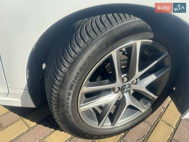 Белый Лексус СТ, объемом двигателя 1.8 л и пробегом 300 тыс. км за 14950 $, фото 16 на Automoto.ua