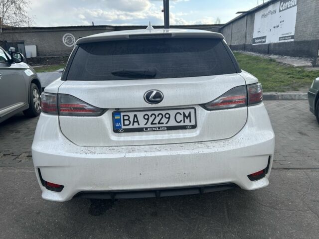 Белый Лексус СТ, объемом двигателя 1.8 л и пробегом 82 тыс. км за 17000 $, фото 12 на Automoto.ua
