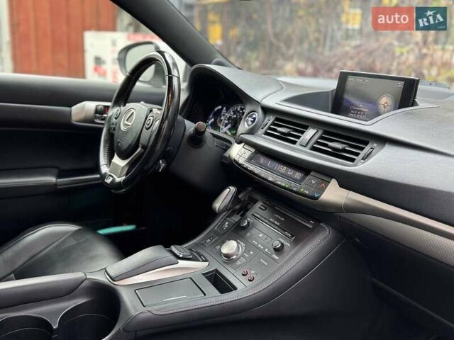 Белый Лексус СТ, объемом двигателя 1.8 л и пробегом 180 тыс. км за 14900 $, фото 17 на Automoto.ua