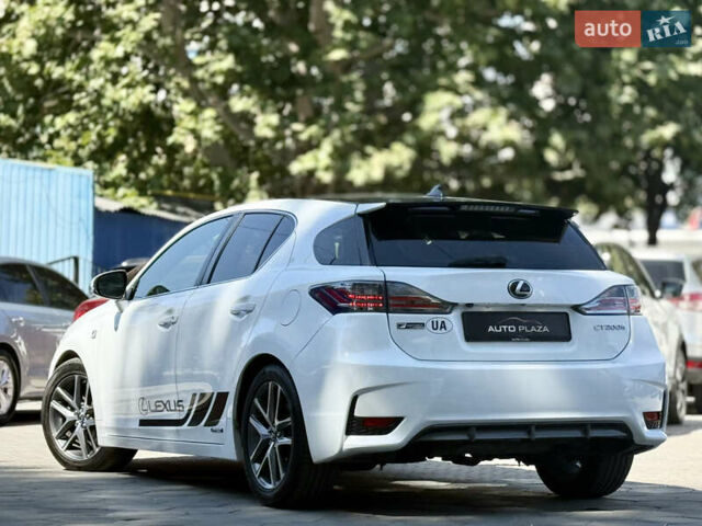 Білий Лексус СТ, об'ємом двигуна 1.8 л та пробігом 170 тис. км за 16900 $, фото 39 на Automoto.ua