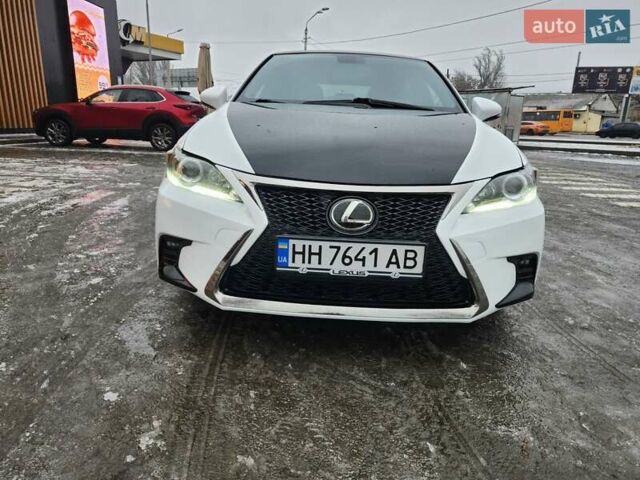 Белый Лексус СТ, объемом двигателя 1.8 л и пробегом 182 тыс. км за 14500 $, фото 2 на Automoto.ua