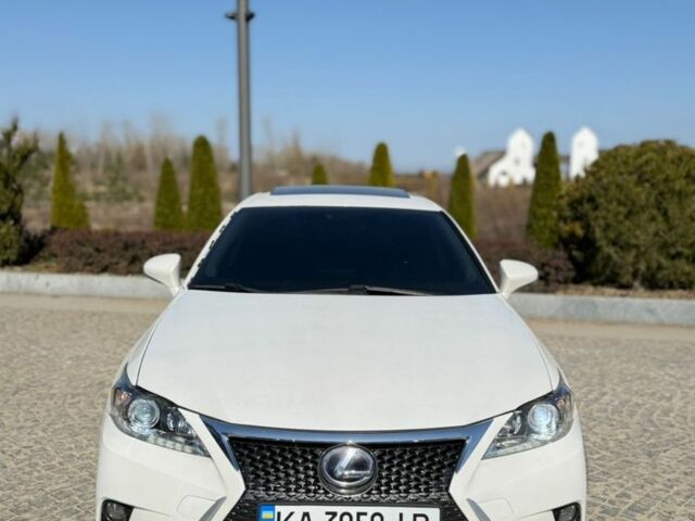 Білий Лексус СТ, об'ємом двигуна 1.8 л та пробігом 145 тис. км за 15000 $, фото 1 на Automoto.ua