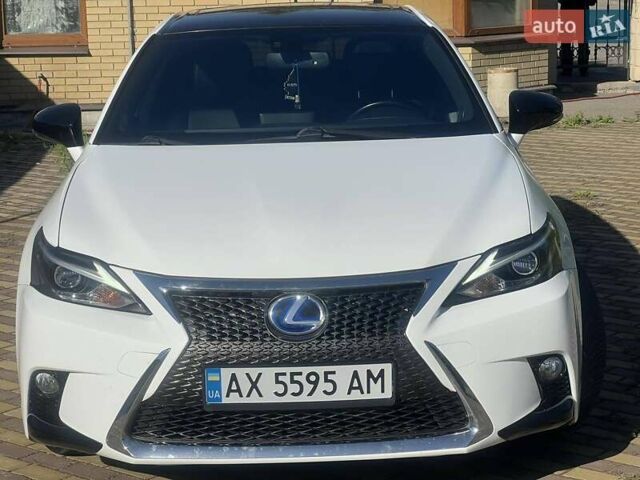 Белый Лексус СТ, объемом двигателя 1.8 л и пробегом 305 тыс. км за 13990 $, фото 1 на Automoto.ua