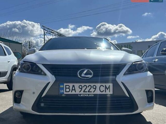 Білий Лексус СТ, об'ємом двигуна 1.8 л та пробігом 82 тис. км за 17000 $, фото 1 на Automoto.ua