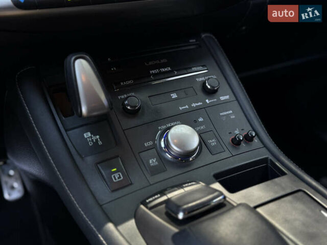 Білий Лексус СТ, об'ємом двигуна 1.8 л та пробігом 170 тис. км за 16900 $, фото 54 на Automoto.ua