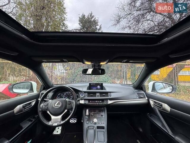 Белый Лексус СТ, объемом двигателя 1.8 л и пробегом 180 тыс. км за 14900 $, фото 12 на Automoto.ua