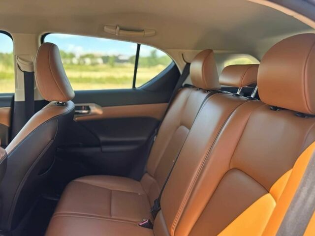 Белый Лексус СТ, объемом двигателя 1.8 л и пробегом 63 тыс. км за 4868 $, фото 9 на Automoto.ua