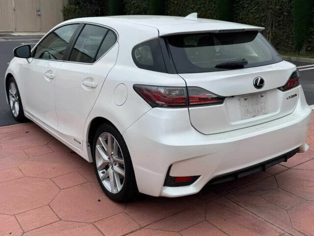 Білий Лексус СТ, об'ємом двигуна 1.8 л та пробігом 67 тис. км за 5400 $, фото 3 на Automoto.ua