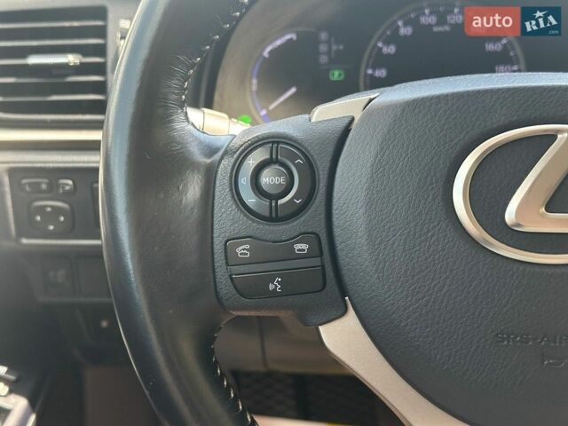Білий Лексус СТ, об'ємом двигуна 1.8 л та пробігом 70 тис. км за 16999 $, фото 12 на Automoto.ua