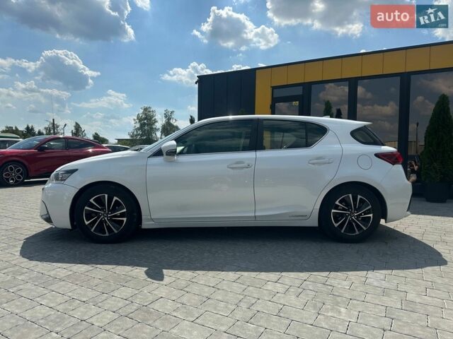 Білий Лексус СТ, об'ємом двигуна 1.8 л та пробігом 70 тис. км за 16999 $, фото 3 на Automoto.ua