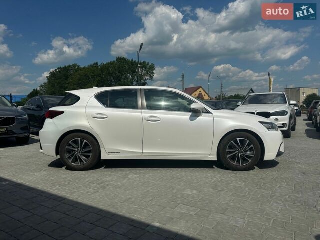 Білий Лексус СТ, об'ємом двигуна 1.8 л та пробігом 70 тис. км за 16999 $, фото 7 на Automoto.ua