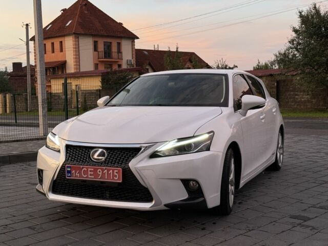 Білий Лексус СТ, об'ємом двигуна 0 л та пробігом 150 тис. км за 16800 $, фото 2 на Automoto.ua