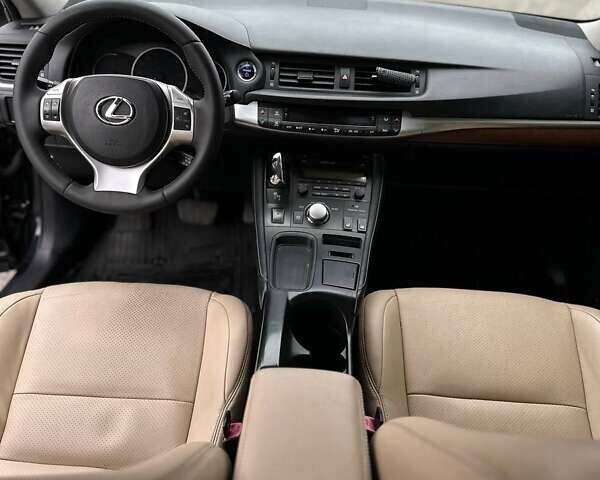 Черный Лексус СТ, объемом двигателя 1.8 л и пробегом 126 тыс. км за 12300 $, фото 6 на Automoto.ua