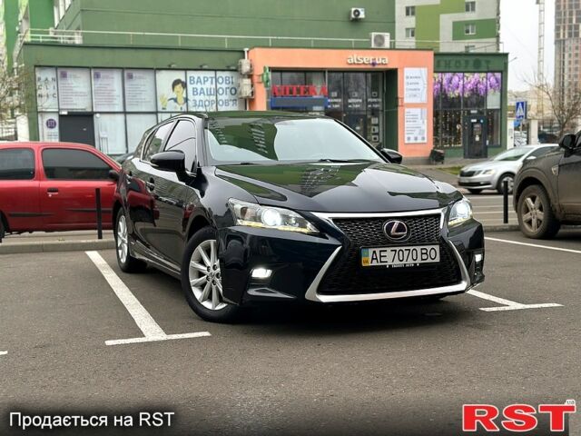 Черный Лексус СТ, объемом двигателя 1.8 л и пробегом 100 тыс. км за 14500 $, фото 2 на Automoto.ua