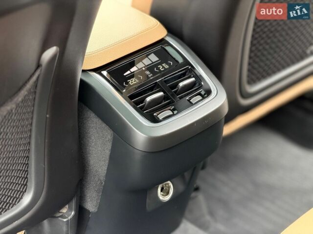 Черный Лексус СТ, объемом двигателя 1.8 л и пробегом 302 тыс. км за 11200 $, фото 5 на Automoto.ua