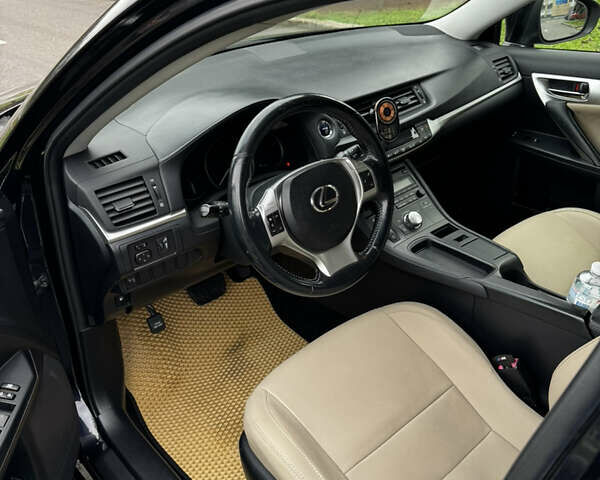 Черный Лексус СТ, объемом двигателя 1.8 л и пробегом 150 тыс. км за 14500 $, фото 32 на Automoto.ua