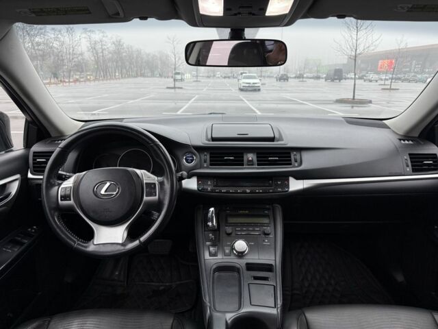 Черный Лексус СТ, объемом двигателя 1.8 л и пробегом 299 тыс. км за 9500 $, фото 13 на Automoto.ua