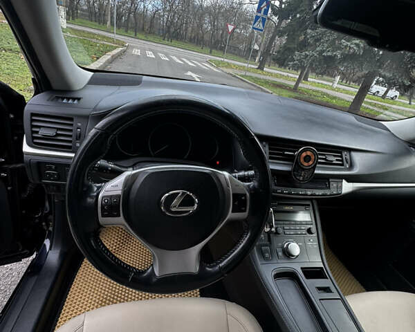 Черный Лексус СТ, объемом двигателя 1.8 л и пробегом 150 тыс. км за 14500 $, фото 27 на Automoto.ua