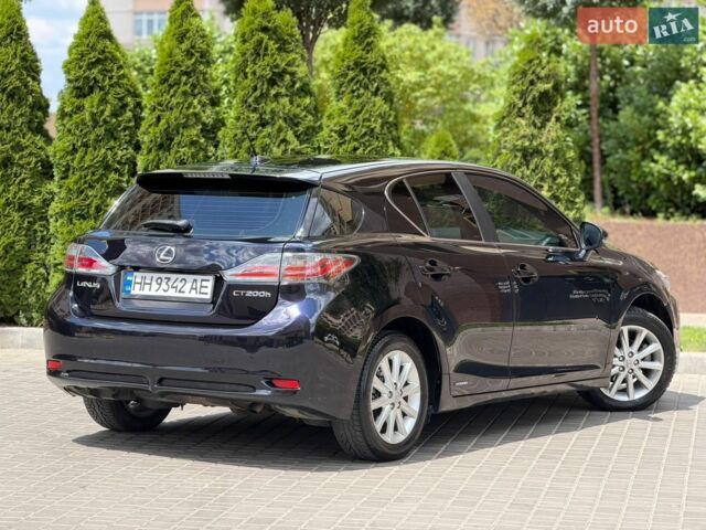 Чорний Лексус СТ, об'ємом двигуна 1.8 л та пробігом 130 тис. км за 13900 $, фото 13 на Automoto.ua