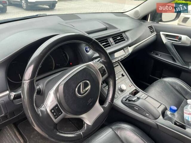 Черный Лексус СТ, объемом двигателя 1.8 л и пробегом 182 тыс. км за 11700 $, фото 10 на Automoto.ua