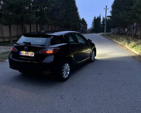 Черный Лексус СТ, объемом двигателя 1.8 л и пробегом 225 тыс. км за 12000 $, фото 4 на Automoto.ua