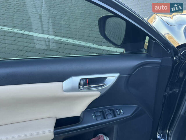 Чорний Лексус СТ, об'ємом двигуна 1.8 л та пробігом 129 тис. км за 12500 $, фото 16 на Automoto.ua