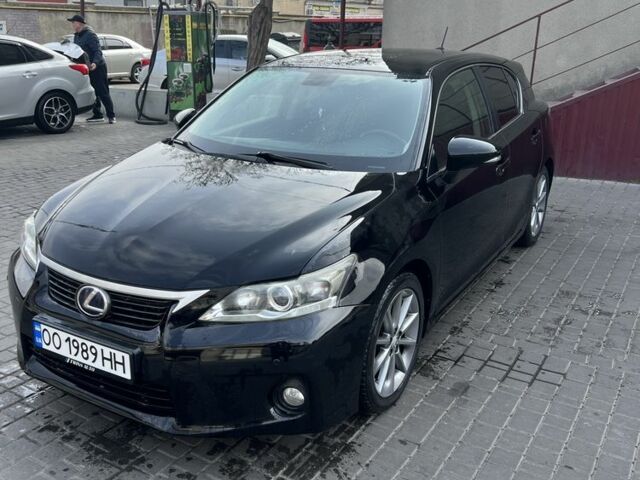 Черный Лексус СТ, объемом двигателя 1.8 л и пробегом 196 тыс. км за 10500 $, фото 9 на Automoto.ua