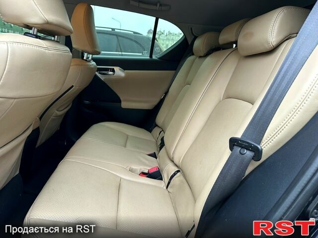 Чорний Лексус СТ, об'ємом двигуна 1.8 л та пробігом 100 тис. км за 14500 $, фото 7 на Automoto.ua