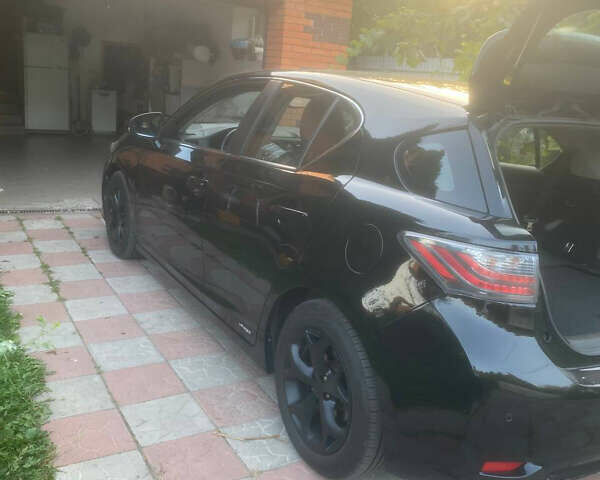 Чорний Лексус СТ, об'ємом двигуна 1.8 л та пробігом 280 тис. км за 10300 $, фото 16 на Automoto.ua