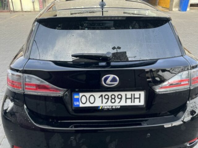 Черный Лексус СТ, объемом двигателя 1.8 л и пробегом 196 тыс. км за 10500 $, фото 11 на Automoto.ua