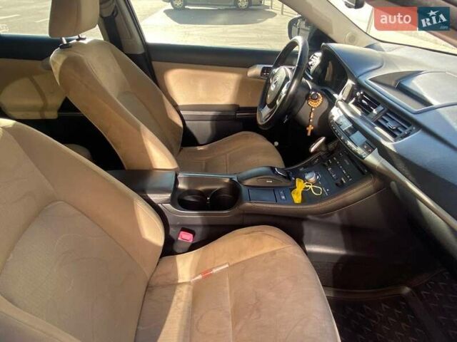 Чорний Лексус СТ, об'ємом двигуна 1.8 л та пробігом 181 тис. км за 12000 $, фото 13 на Automoto.ua