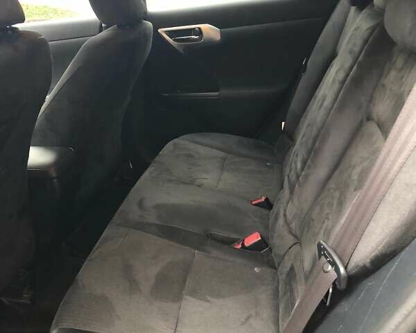 Чорний Лексус СТ, об'ємом двигуна 1.8 л та пробігом 280 тис. км за 10300 $, фото 5 на Automoto.ua