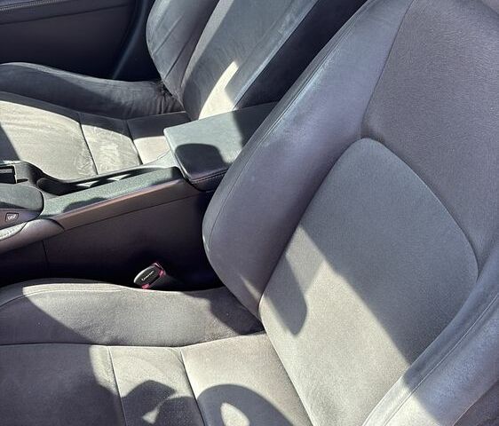 Черный Лексус СТ, объемом двигателя 1.8 л и пробегом 196 тыс. км за 10500 $, фото 5 на Automoto.ua