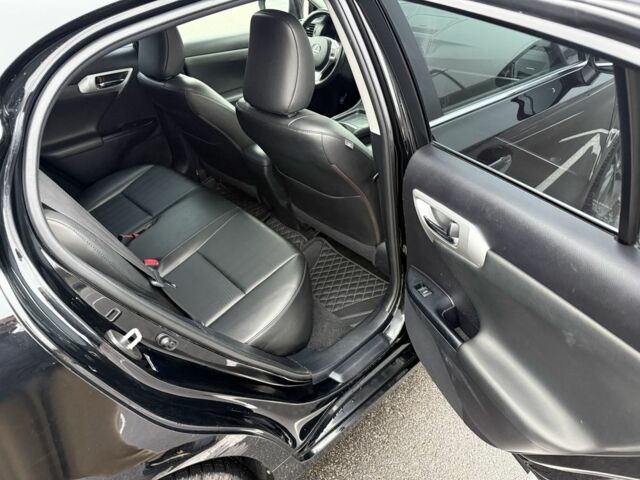 Черный Лексус СТ, объемом двигателя 1.8 л и пробегом 299 тыс. км за 9500 $, фото 11 на Automoto.ua