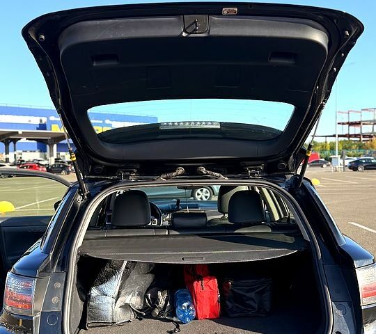 Чорний Лексус СТ, об'ємом двигуна 1.8 л та пробігом 381 тис. км за 10500 $, фото 5 на Automoto.ua