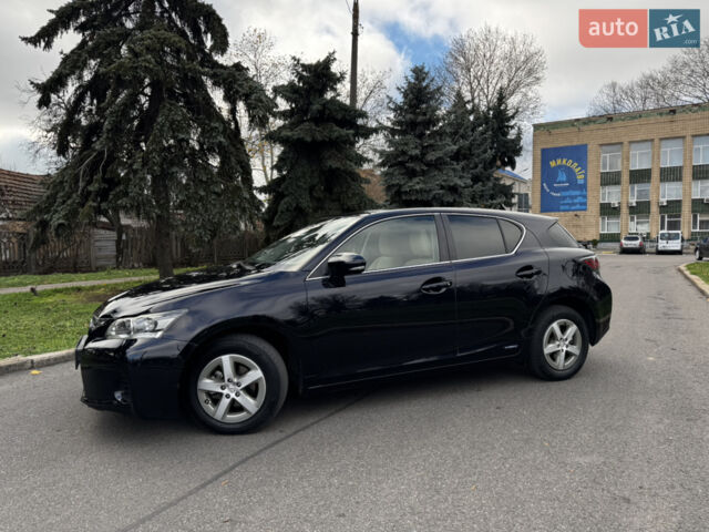Черный Лексус СТ, объемом двигателя 1.8 л и пробегом 150 тыс. км за 11000 $, фото 13 на Automoto.ua