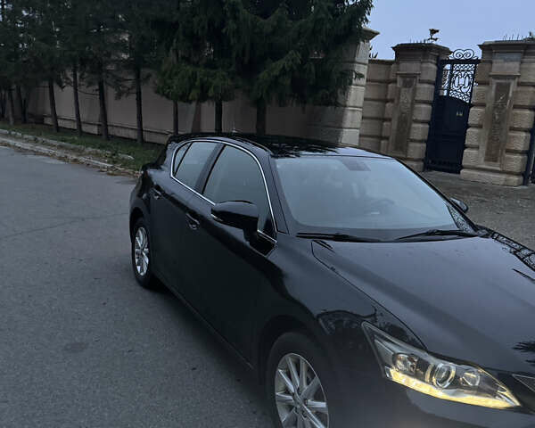 Черный Лексус СТ, объемом двигателя 1.8 л и пробегом 225 тыс. км за 12000 $, фото 5 на Automoto.ua