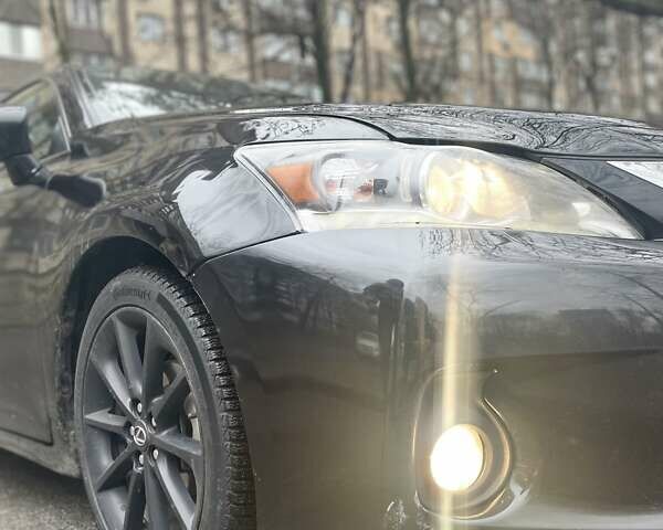 Черный Лексус СТ, объемом двигателя 1.8 л и пробегом 387 тыс. км за 11000 $, фото 11 на Automoto.ua