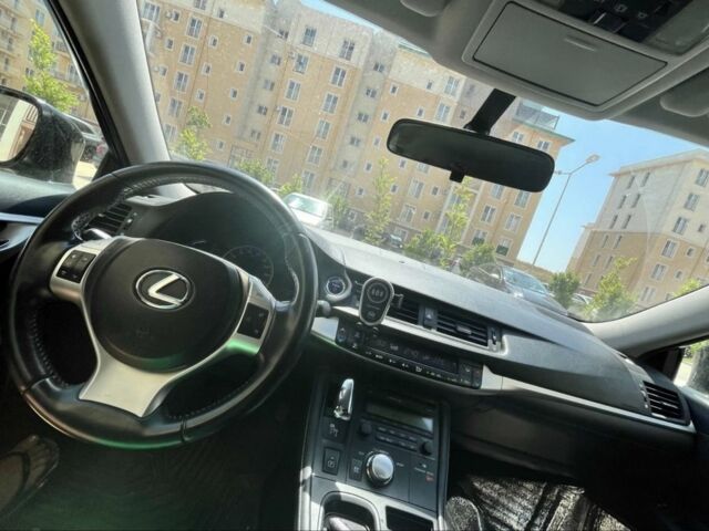Черный Лексус СТ, объемом двигателя 1.8 л и пробегом 222 тыс. км за 9052 $, фото 1 на Automoto.ua