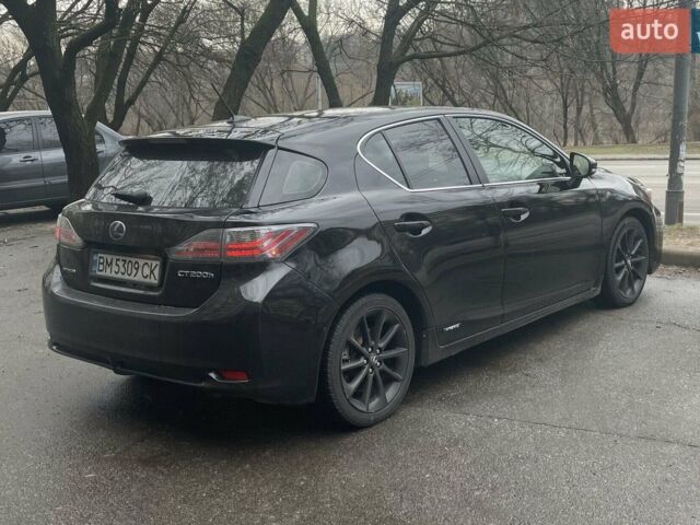 Черный Лексус СТ, объемом двигателя 1.8 л и пробегом 387 тыс. км за 11000 $, фото 2 на Automoto.ua
