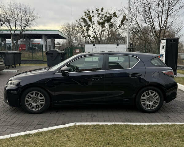 Черный Лексус СТ, объемом двигателя 1.8 л и пробегом 305 тыс. км за 9900 $, фото 7 на Automoto.ua